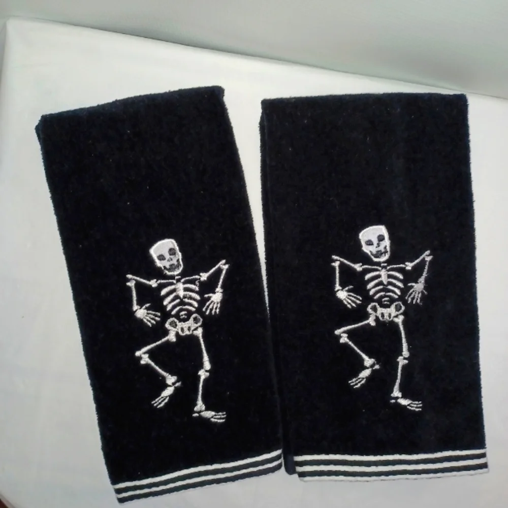Black Skeleton Plush Hand Towel Set Of 2 Festive Halloween Fun Like New